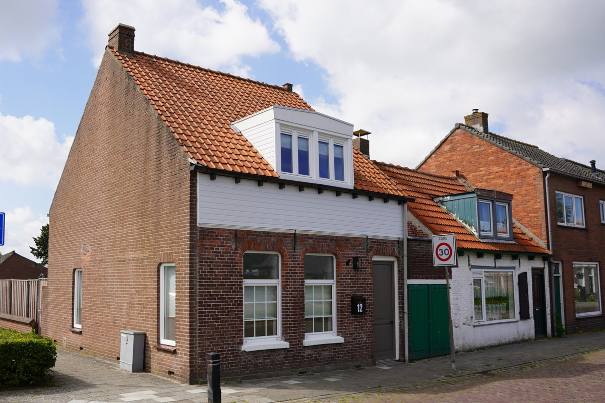 Voorstraat 12