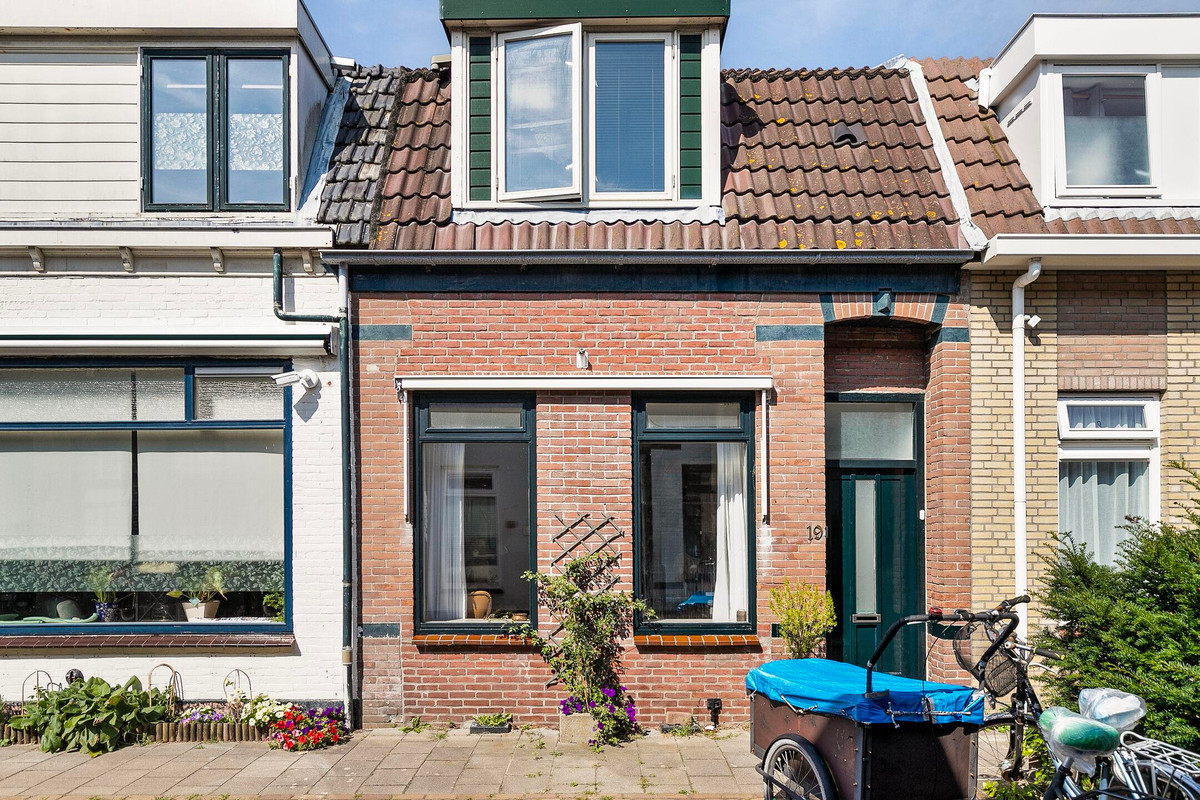 Emmastraat 19