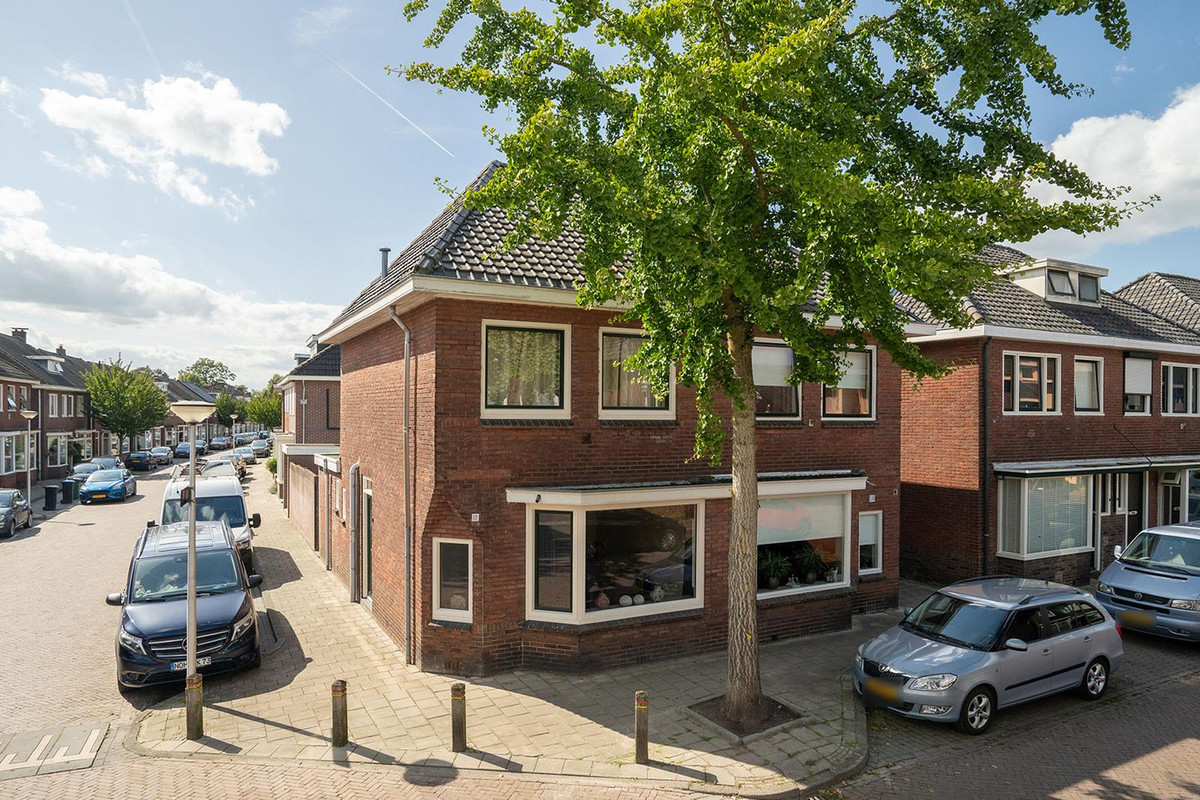 Van den Boschstraat 12