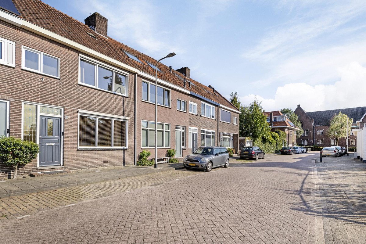 Doornbossestraat 12