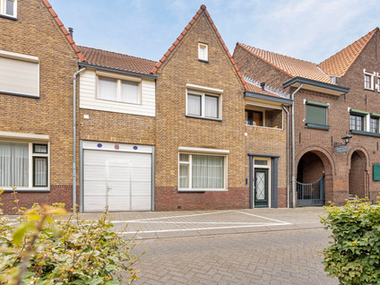 Pastoor Van Leeuwenstraat 56