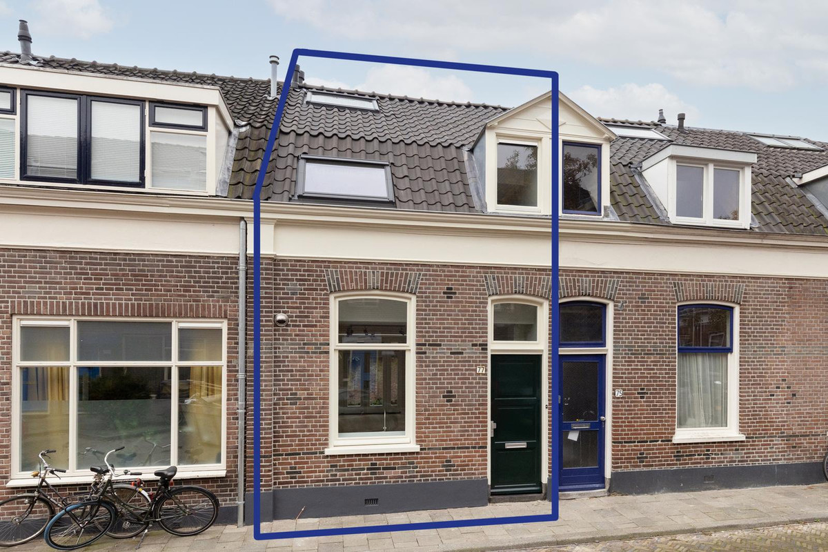 Bloemstraat 77