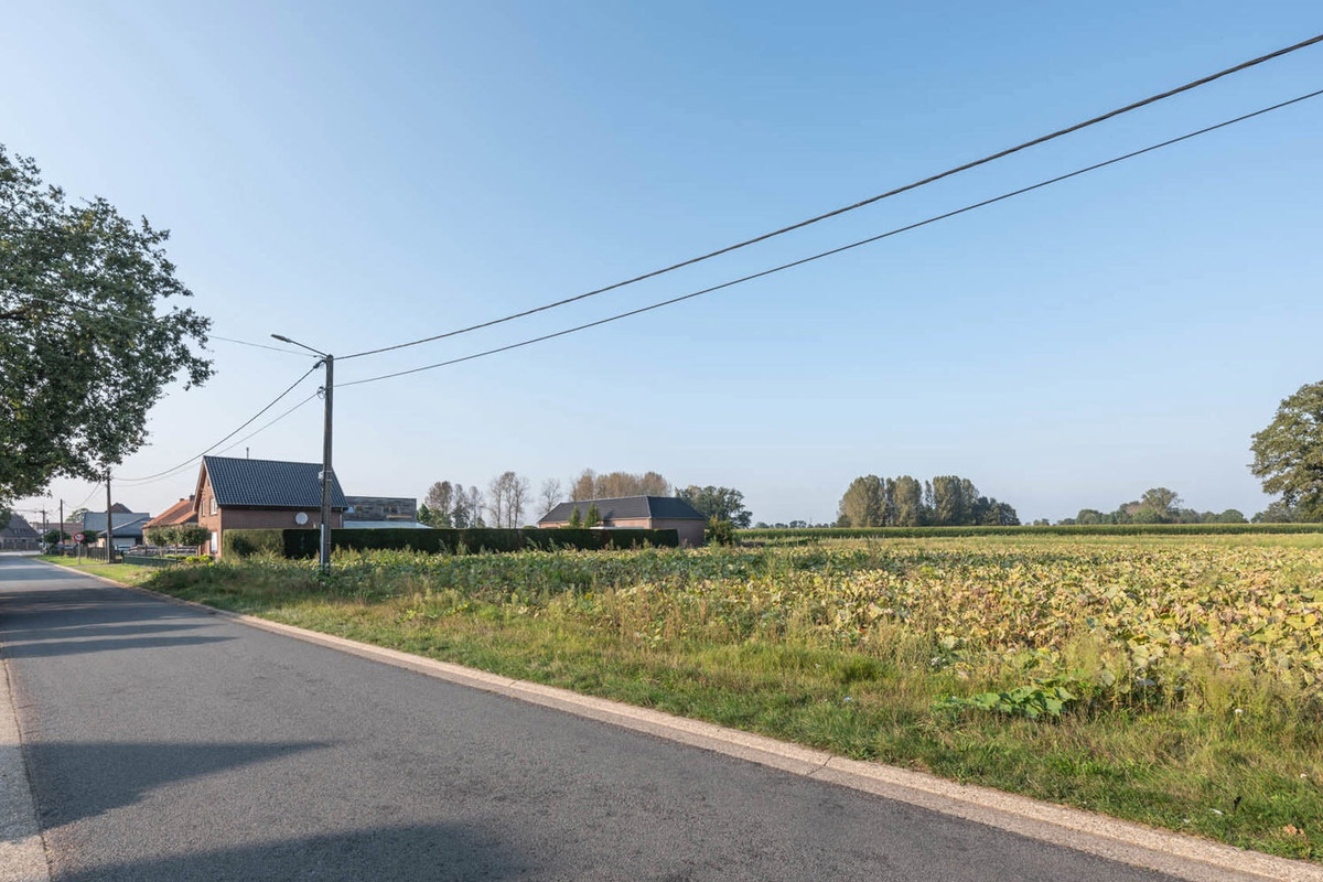 Hezerstraat Zonder Nummer Molenbeersel. 