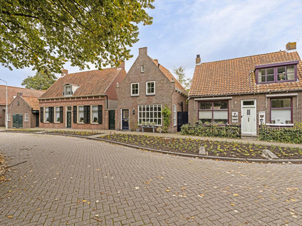 Dorpsplein 4