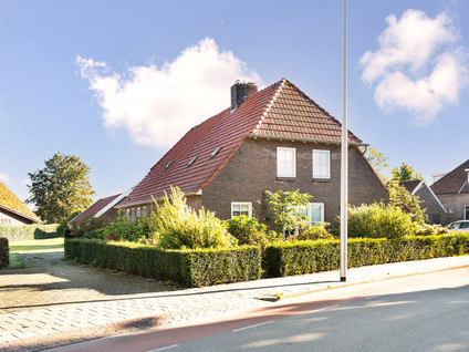 Dorpsstraat 21