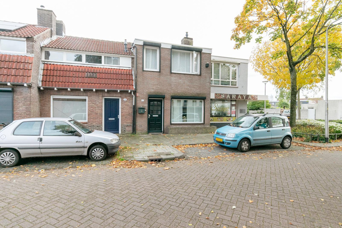 Pastoor Smitsstraat 100