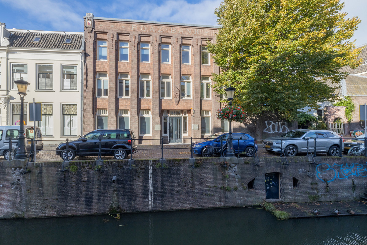 Plompetorengracht 14