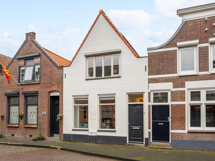 Voorstraat 10