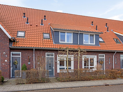 Dominee C Van Den Bergstraat 8