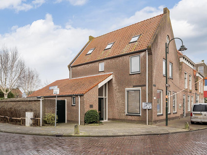 Voorstraat 1