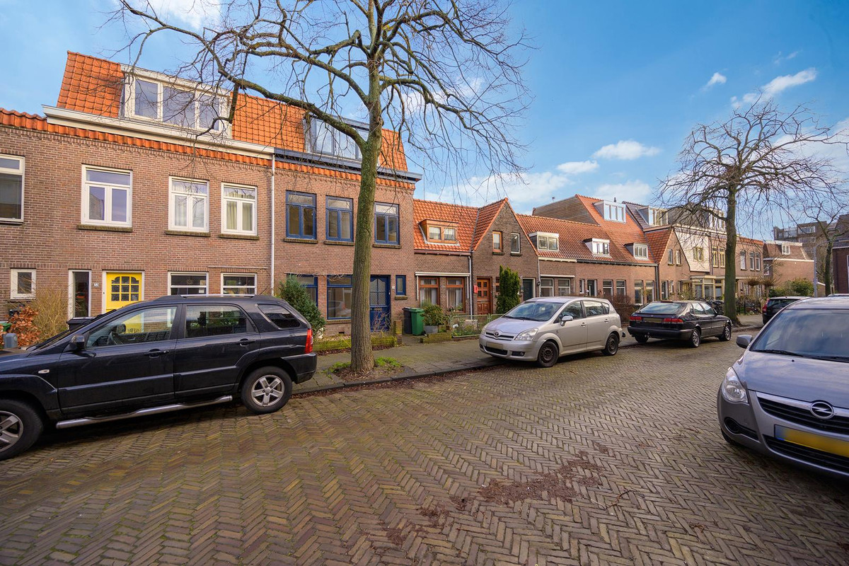 Riouwstraat 25