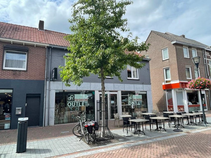 Bovenste straat 30