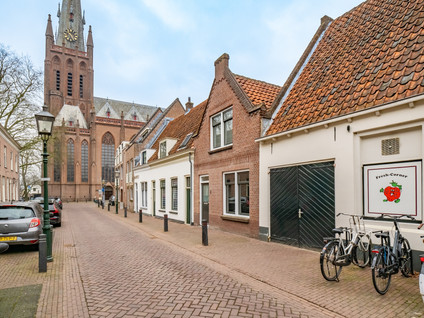 Sint Nicolaasstraat 2