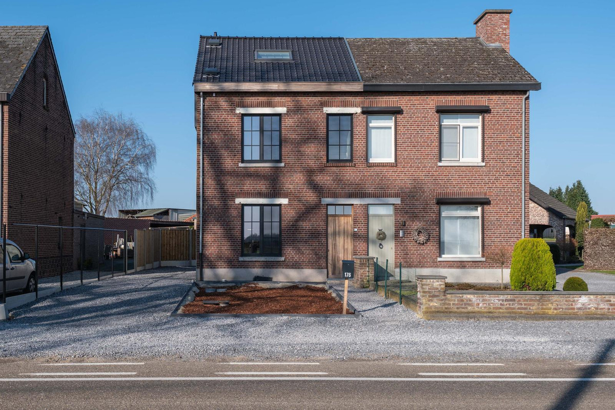 Venlosesteenweg 176 3680 Maaseik 