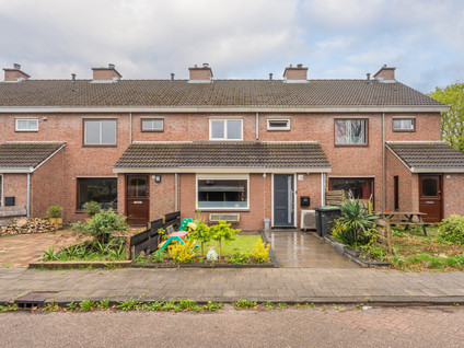 Carry Van Bruggenstraat 13