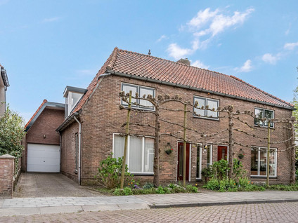 Kerkstraat 24