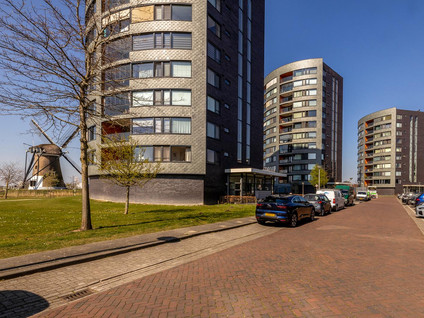 Uiverplein 210