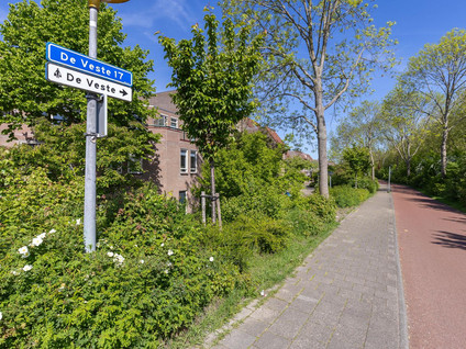 De Veste 17 44