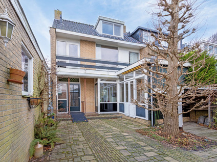 Admiraal De Ruyterlaan 14