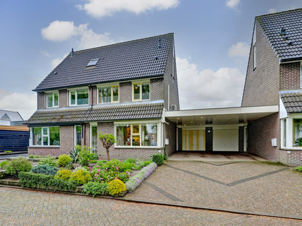 Golda Meirsingel 15