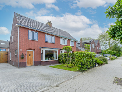Waldeck Pyrmontstraat 7