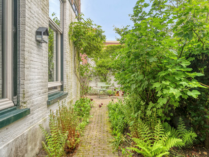 Drie Octoberstraat 19