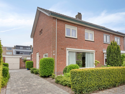 Carry Van Bruggenstraat 12