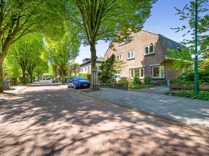 Middellaan 9