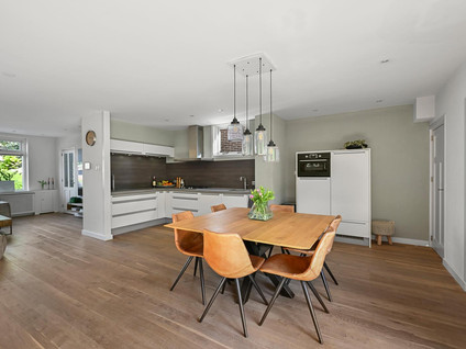 Dorpsstraat 975