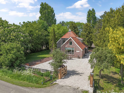Middenweg 156