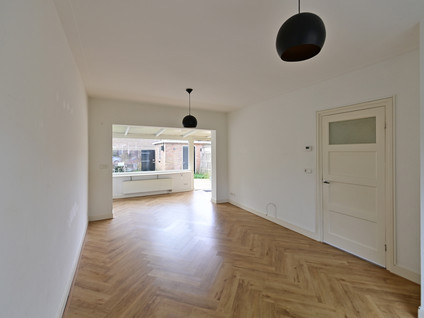 P.M.R. Versteeghstraat 6