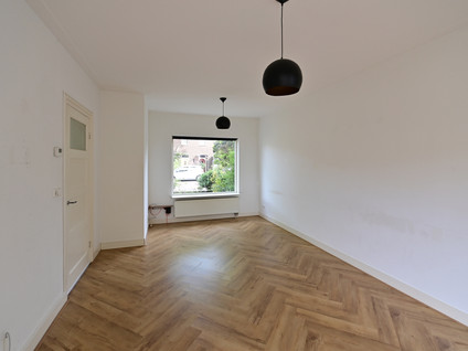 P.M.R. Versteeghstraat 6