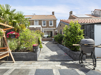 Domela Nieuwenhuisstraat 17