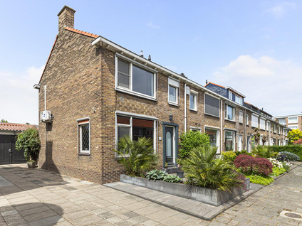 Domela Nieuwenhuisstraat 17