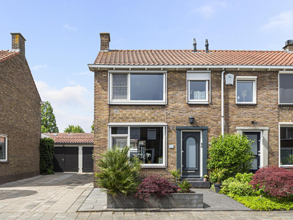 Domela Nieuwenhuisstraat 17