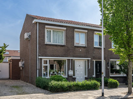 Steneweg 51