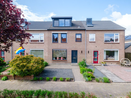Admiraal de Ruyterstraat 16