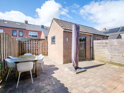 Admiraal de Ruyterstraat 16