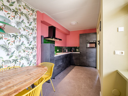 Admiraal de Ruyterstraat 16