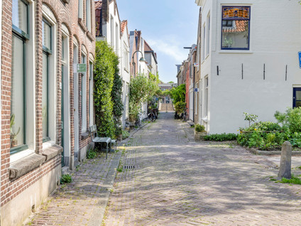 Lange Dwarsstraat 31
