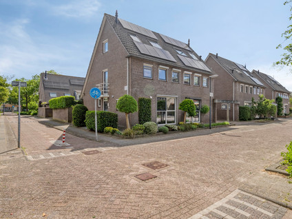 Nienke van Hichtumpad 110