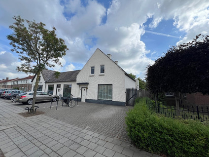 Dorpsstraat 25