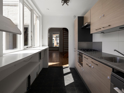 De Ruijterstraat 2