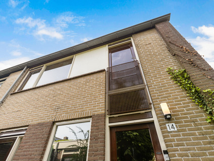 Domela Nieuwenhuisstraat 14