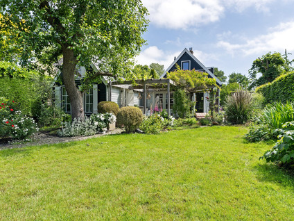 Kerkbuurt 8