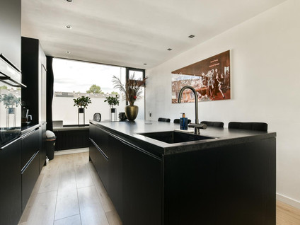 Van der Veenstraat 11