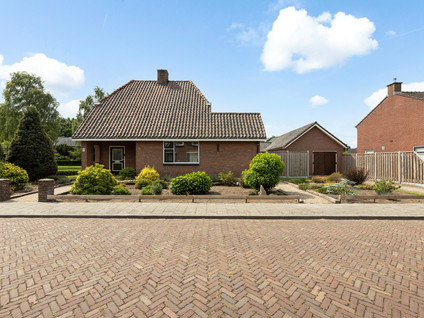 Pastoor Eshuisstraat 1