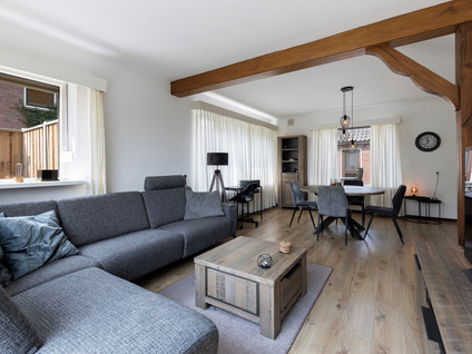 Pastoor Eshuisstraat 1