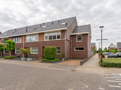 Dwarsdijk 63