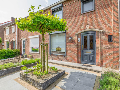 van Kleefstraat 8